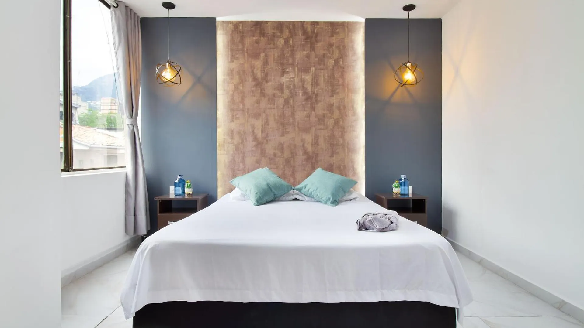 아파트 3 Bedroom Apartment, With Arcade Machine - 1 Block From Lleras Park P7 메딜린