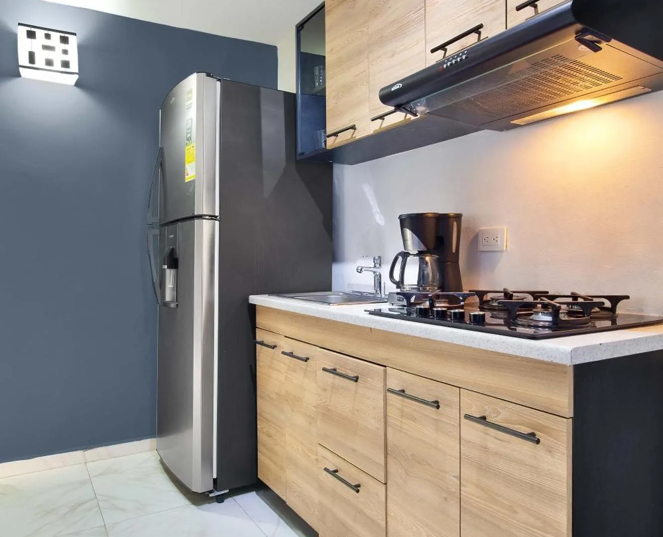 3 Bedroom Apartment, With Arcade Machine - 1 Block From Lleras Park P7 메딜린 0*,  콜롬비아