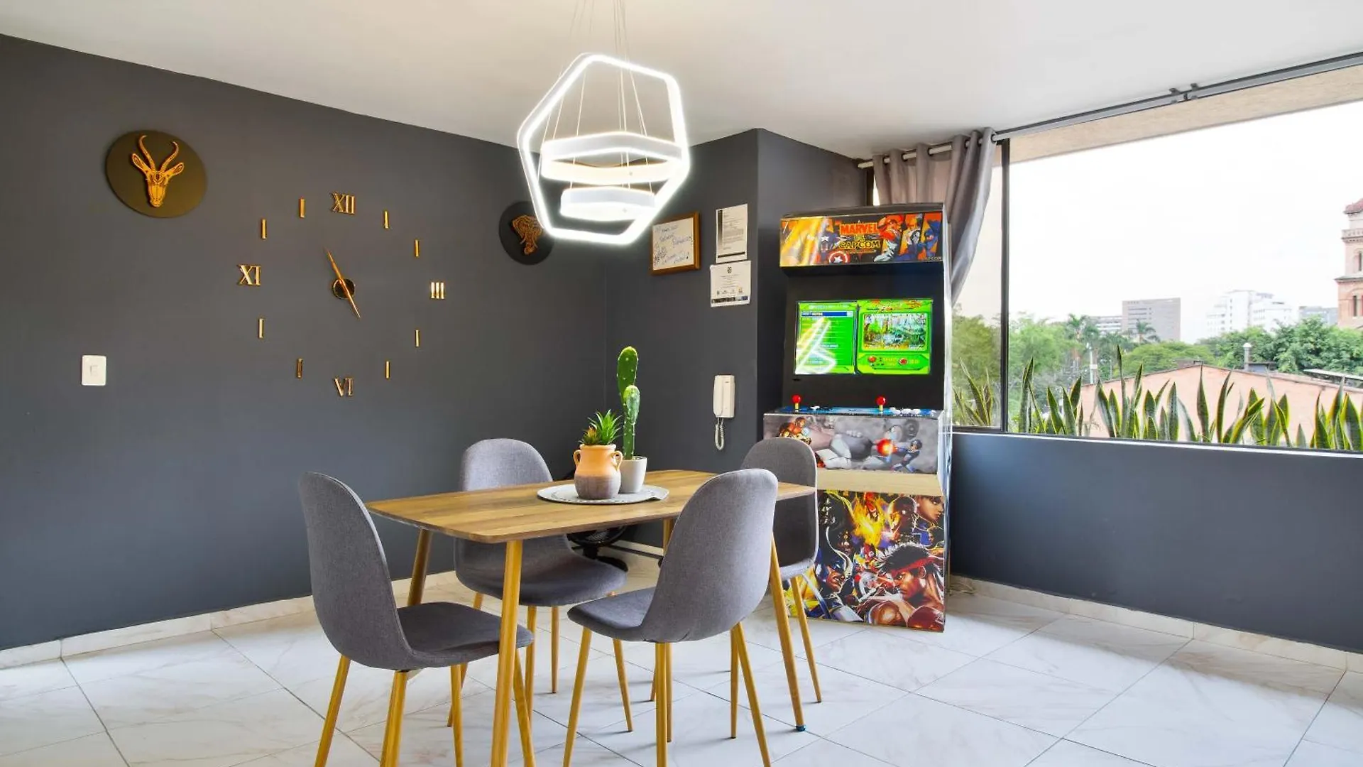 3 Bedroom Apartment, With Arcade Machine - 1 Block From Lleras Park P7 메딜린
