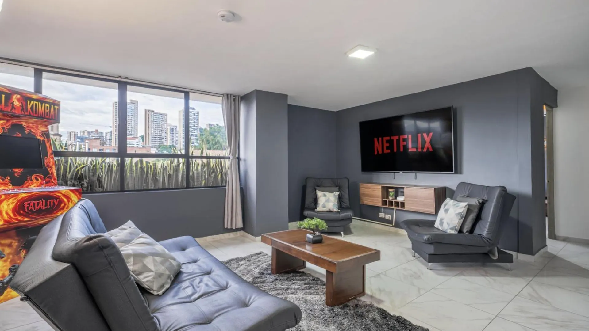 3 Bedroom Apartment, With Arcade Machine - 1 Block From Lleras Park P7 메딜린 콜롬비아