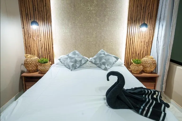 아파트 3 Bedroom Apartment, With Arcade Machine - 1 Block From Lleras Park P7 메딜린