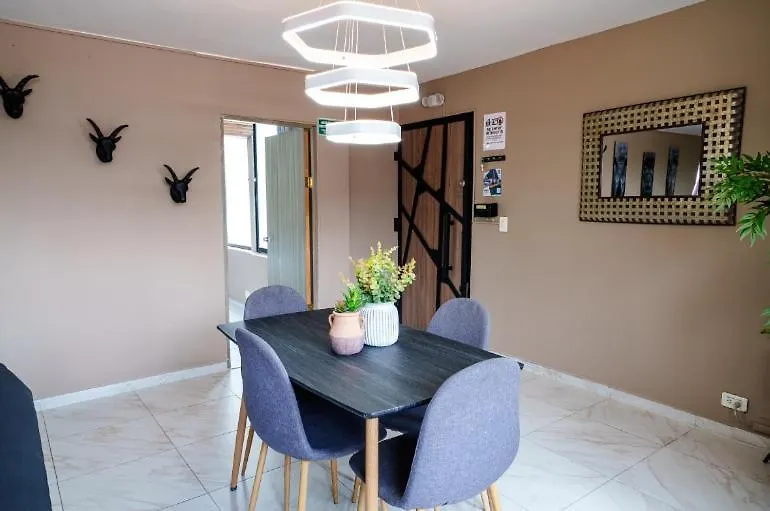 3 Bedroom Apartment, With Arcade Machine - 1 Block From Lleras Park P7 메딜린
