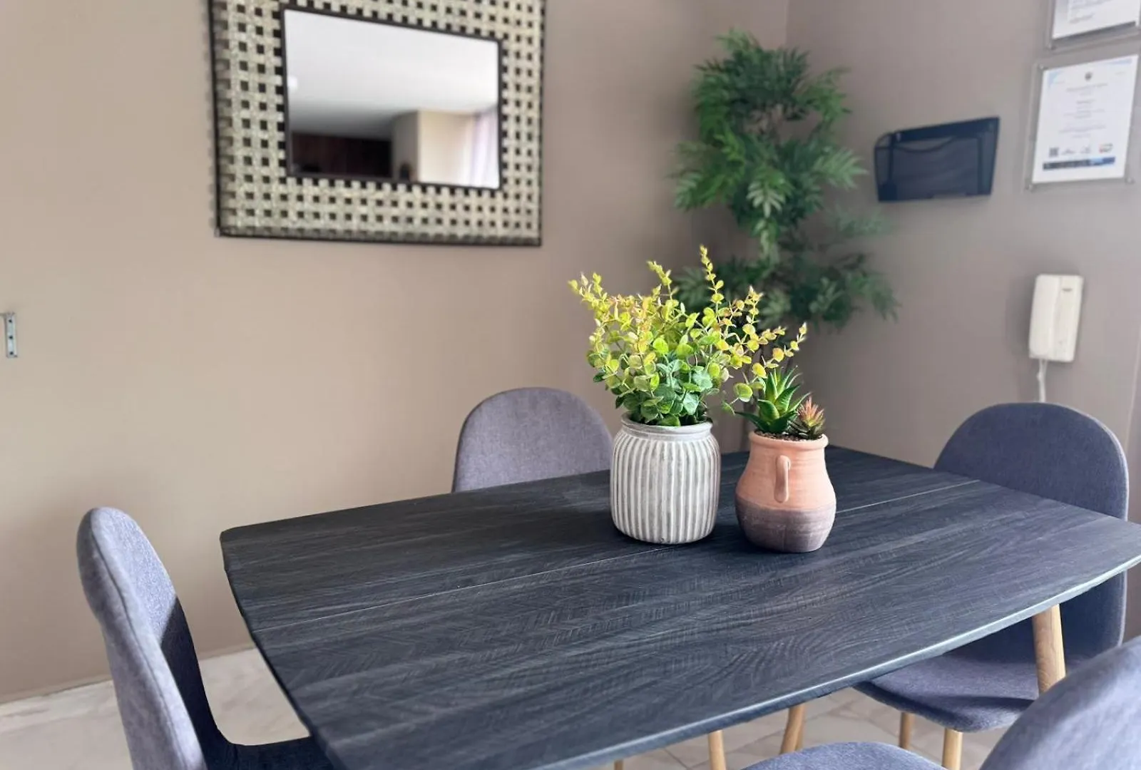 3 Bedroom Apartment, With Arcade Machine - 1 Block From Lleras Park P7 메딜린 아파트