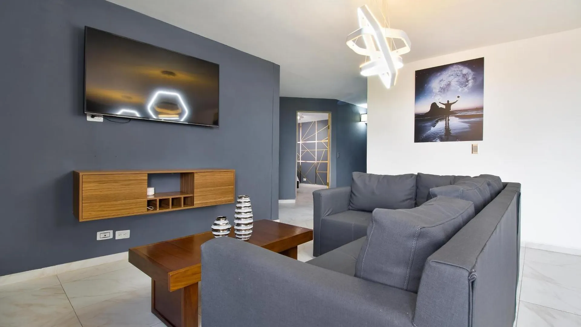 Apartament 3 Bedroom Apartment, With Arcade Machine - 1 Block From Lleras Park P7 Medellín